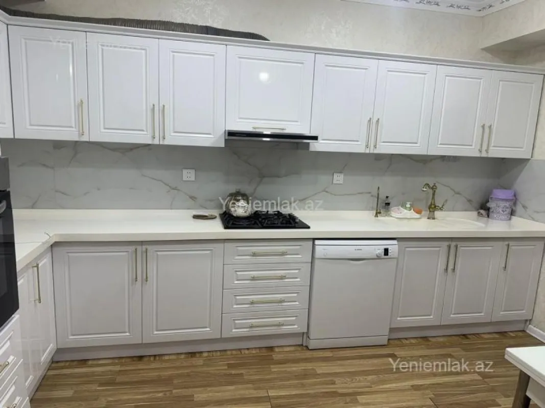 Satılır 3 otaqlı yeni tikili 147 m²
