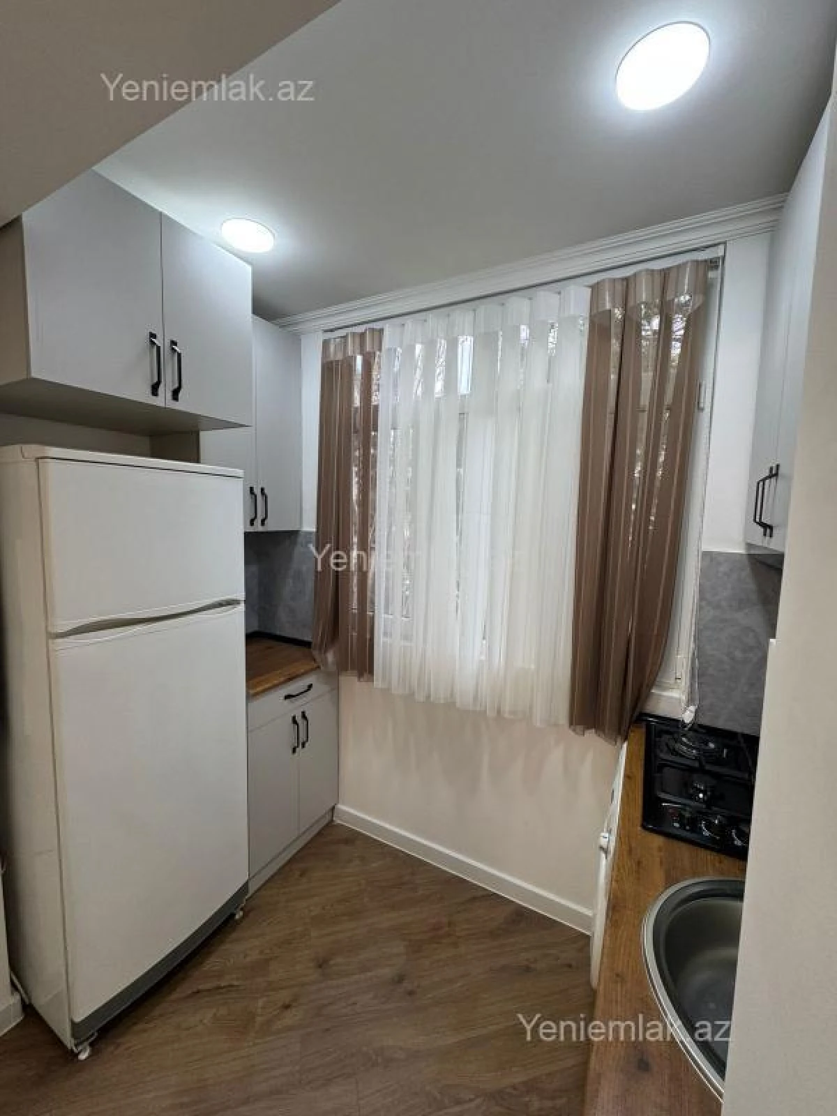 Satılır 2 otaqlı köhnə tikili 40 m²