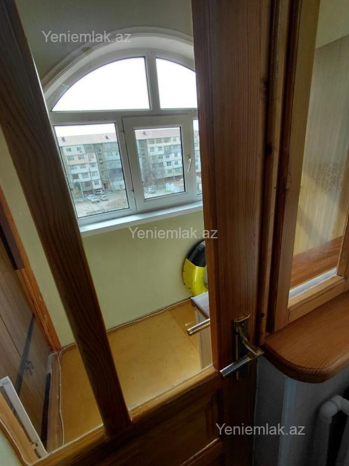 Satılır 3 otaqlı köhnə tikili 75 m²