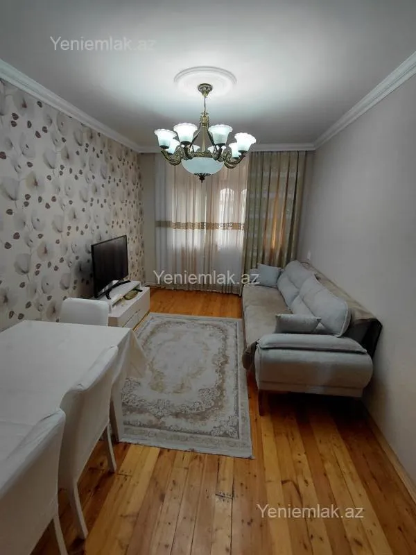 Satılır 3 otaqlı köhnə tikili 75 m²
