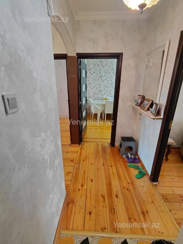 Satılır 3 otaqlı köhnə tikili 75 m²