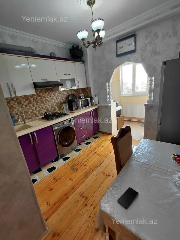 Satılır 3 otaqlı köhnə tikili 75 m²
