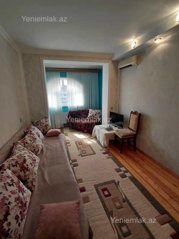 Satılır 3 otaqlı köhnə tikili 75 m²