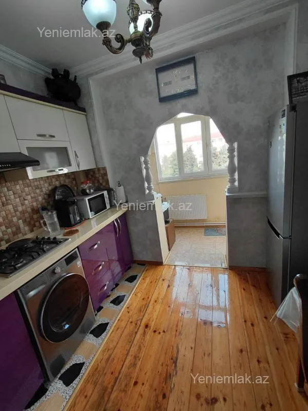 Satılır 3 otaqlı köhnə tikili 75 m²
