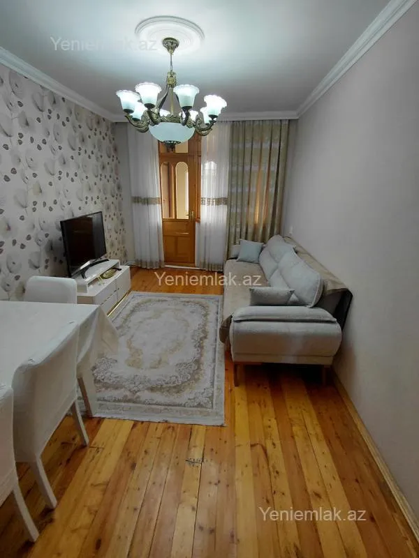 Satılır 3 otaqlı köhnə tikili 75 m²
