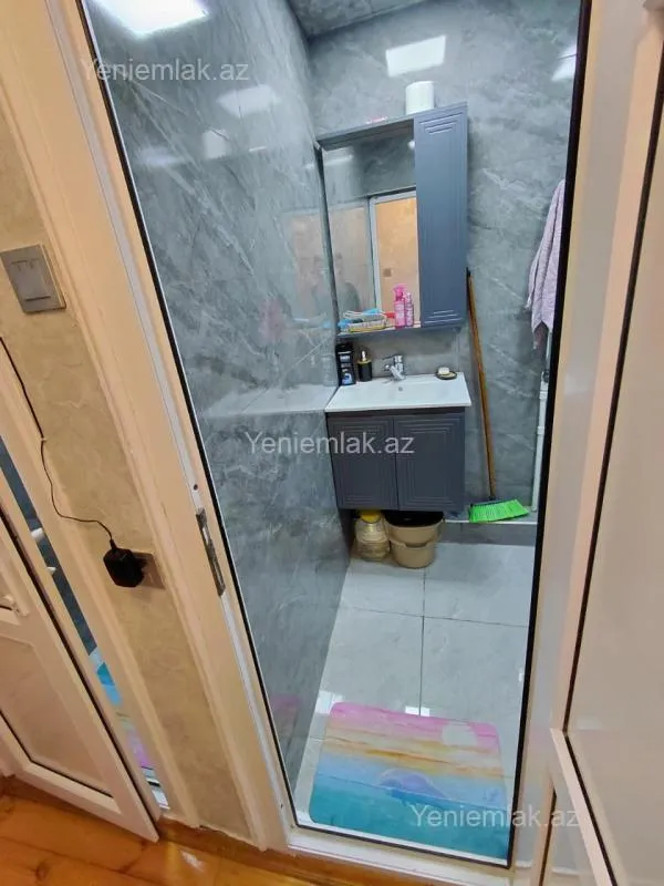 Satılır 3 otaqlı köhnə tikili 75 m²
