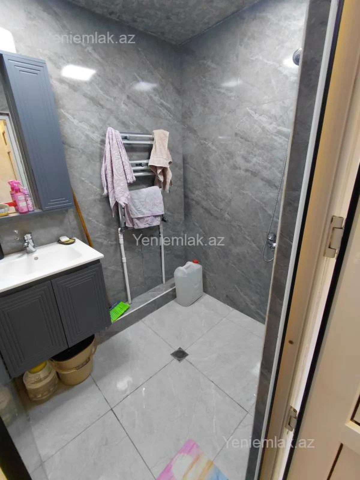 Satılır 3 otaqlı köhnə tikili 75 m²