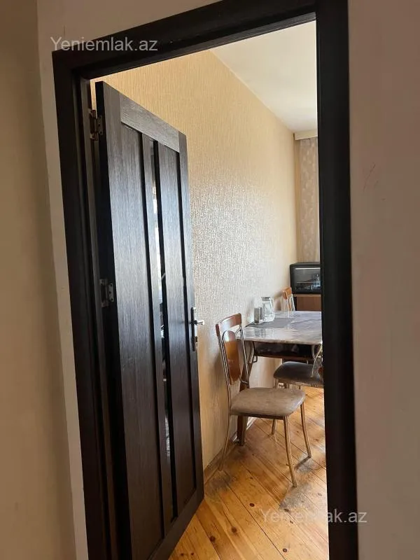Satılır 3 otaqlı köhnə tikili 70 m²