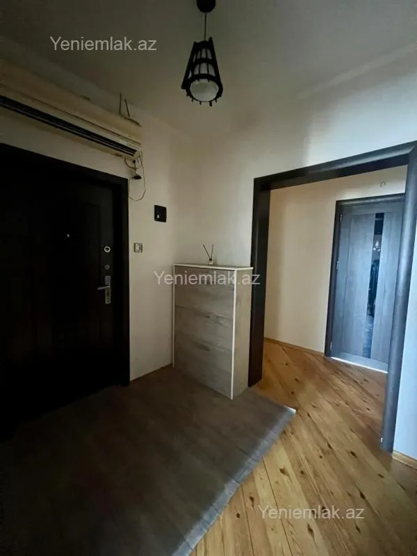 Satılır 3 otaqlı köhnə tikili 70 m²