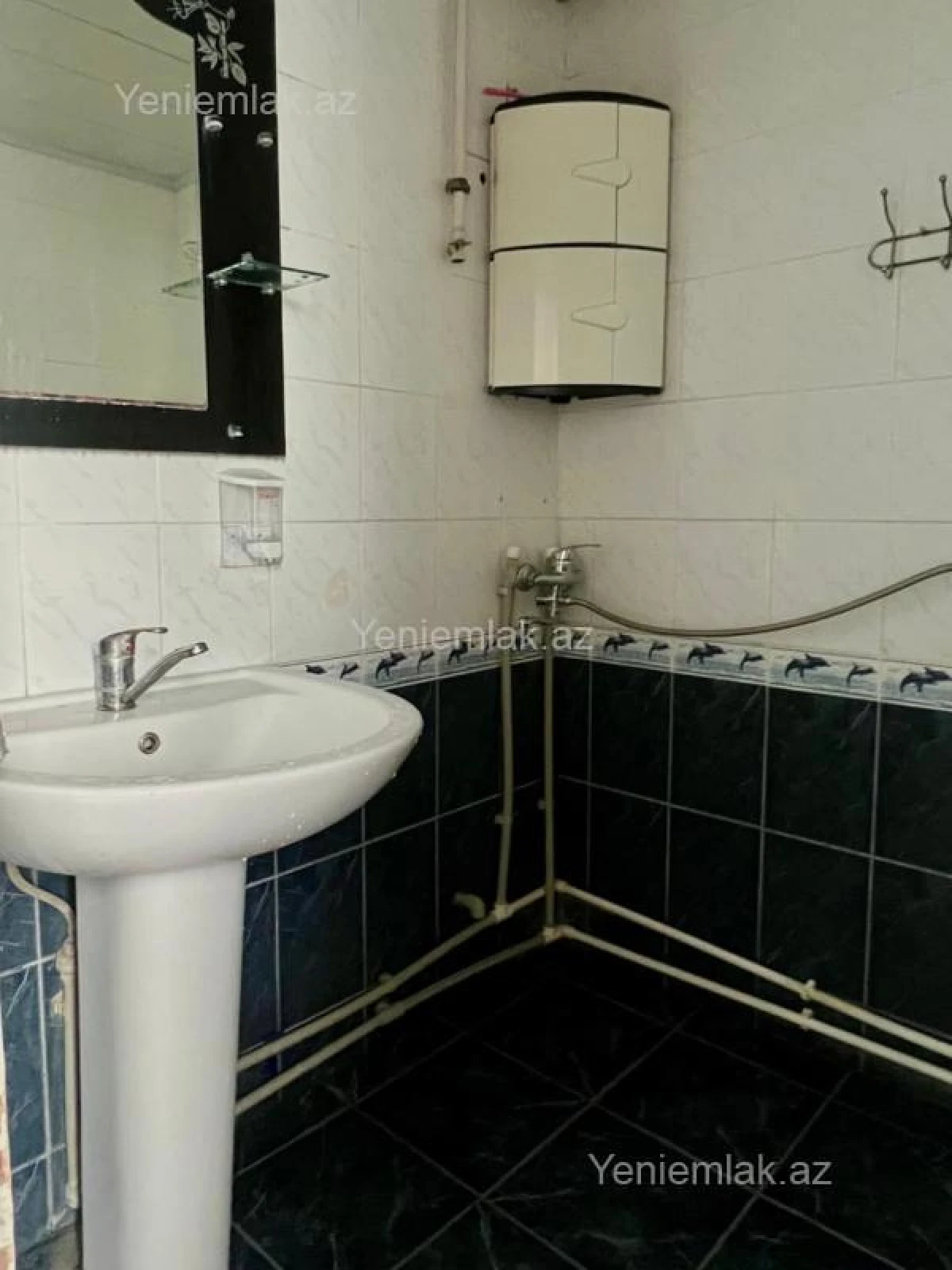 Satılır 3 otaqlı köhnə tikili 70 m²