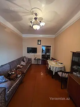 Satılır 2 otaqlı köhnə tikili 52 m²