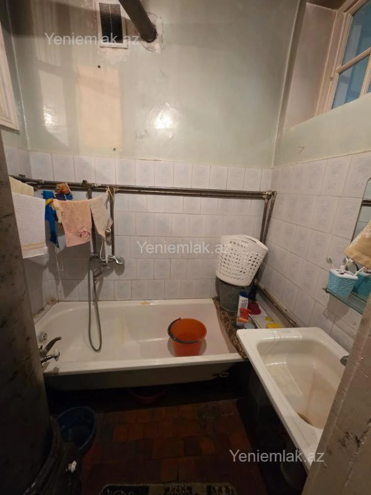Satılır 2 otaqlı köhnə tikili 52 m²