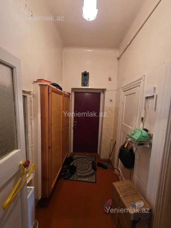 Satılır 2 otaqlı köhnə tikili 52 m²