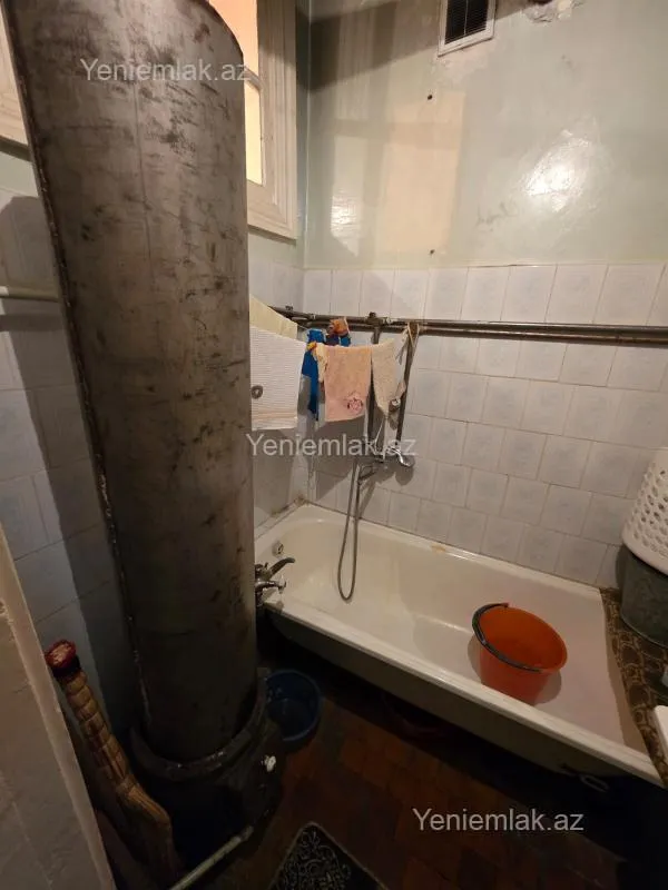 Satılır 2 otaqlı köhnə tikili 52 m²