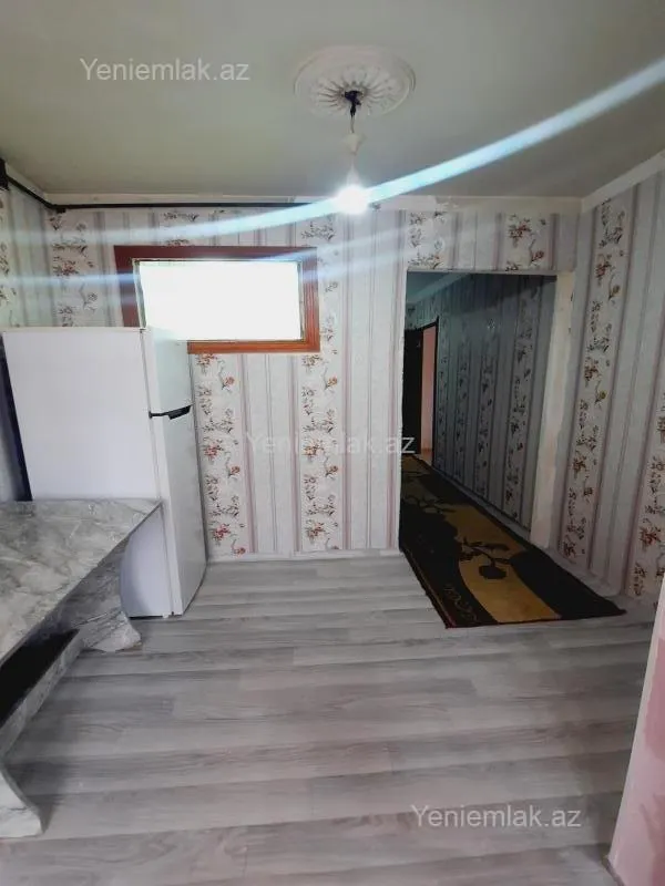 Satılır 1 otaqlı köhnə tikili 40 m²