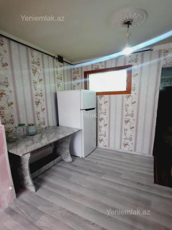 Satılır 1 otaqlı köhnə tikili 40 m²