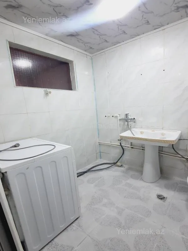 Satılır 1 otaqlı köhnə tikili 40 m²