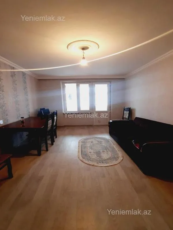 Satılır 1 otaqlı köhnə tikili 40 m²