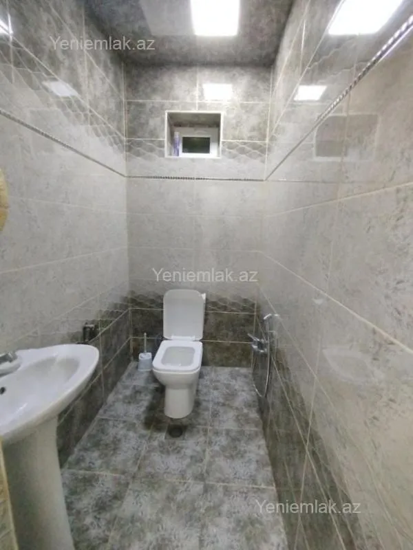 Satılır 5 otaqlı həyət evi 350 m²
