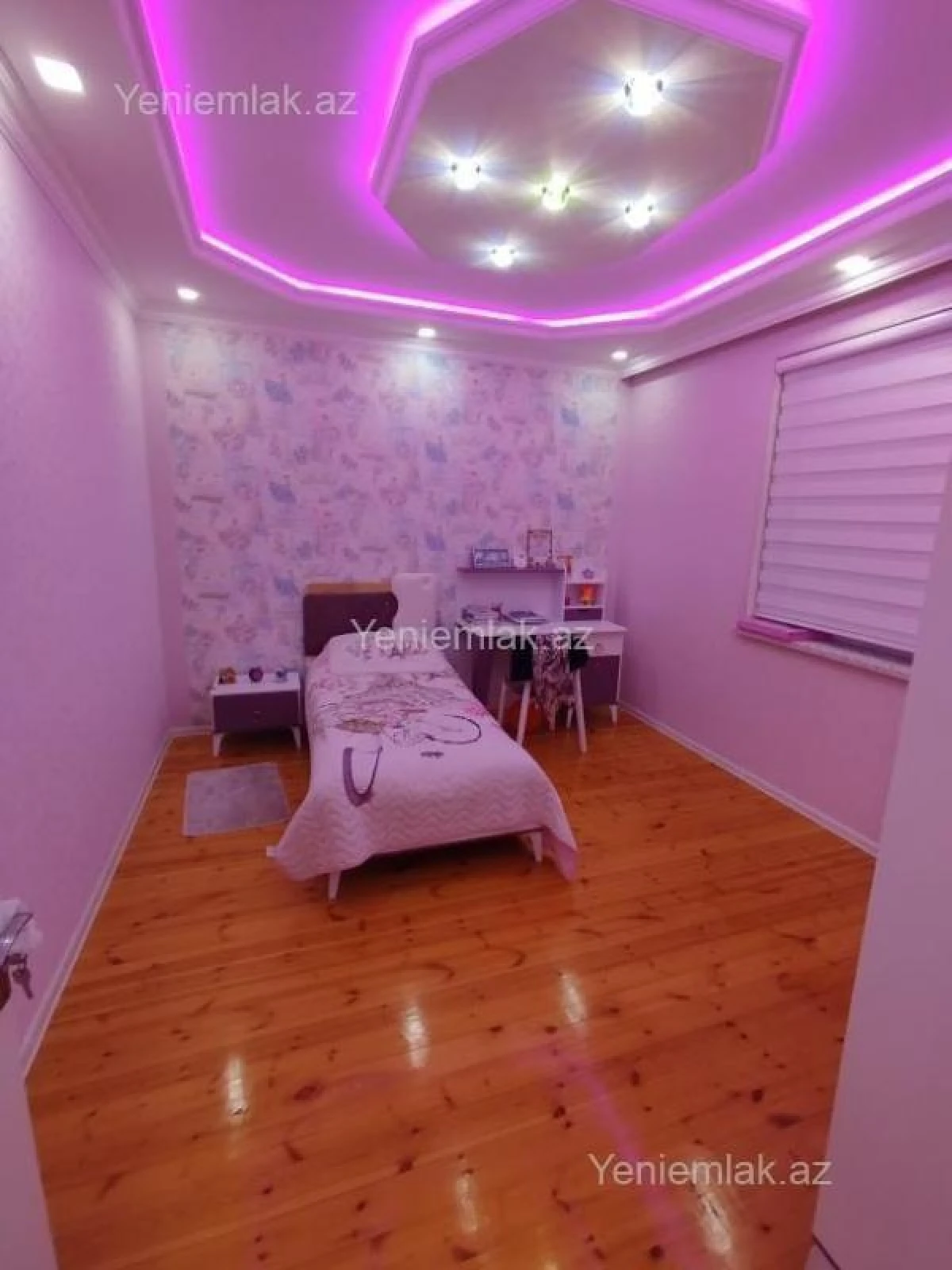 Satılır 5 otaqlı həyət evi 350 m²