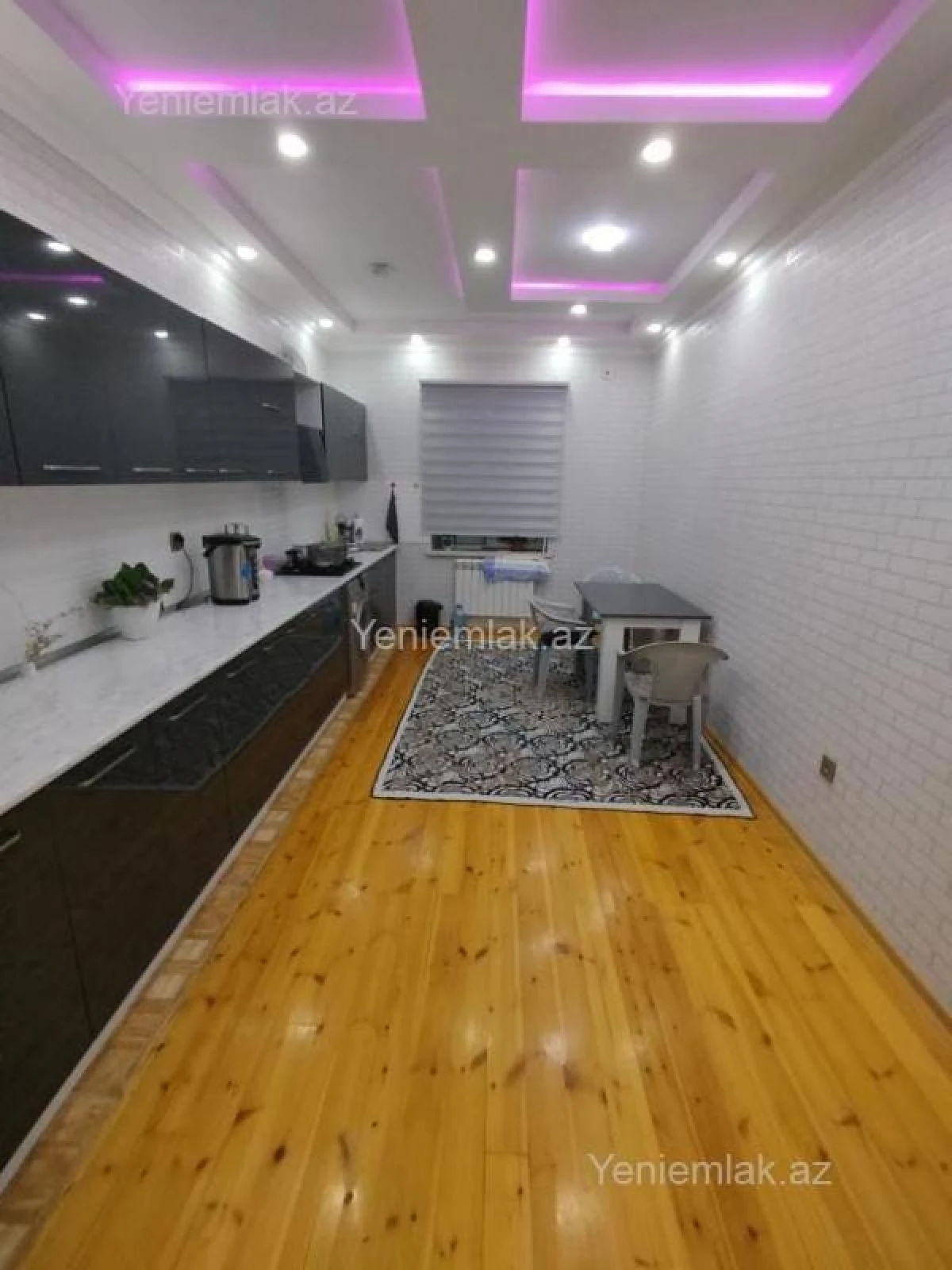 Satılır 5 otaqlı həyət evi 350 m²