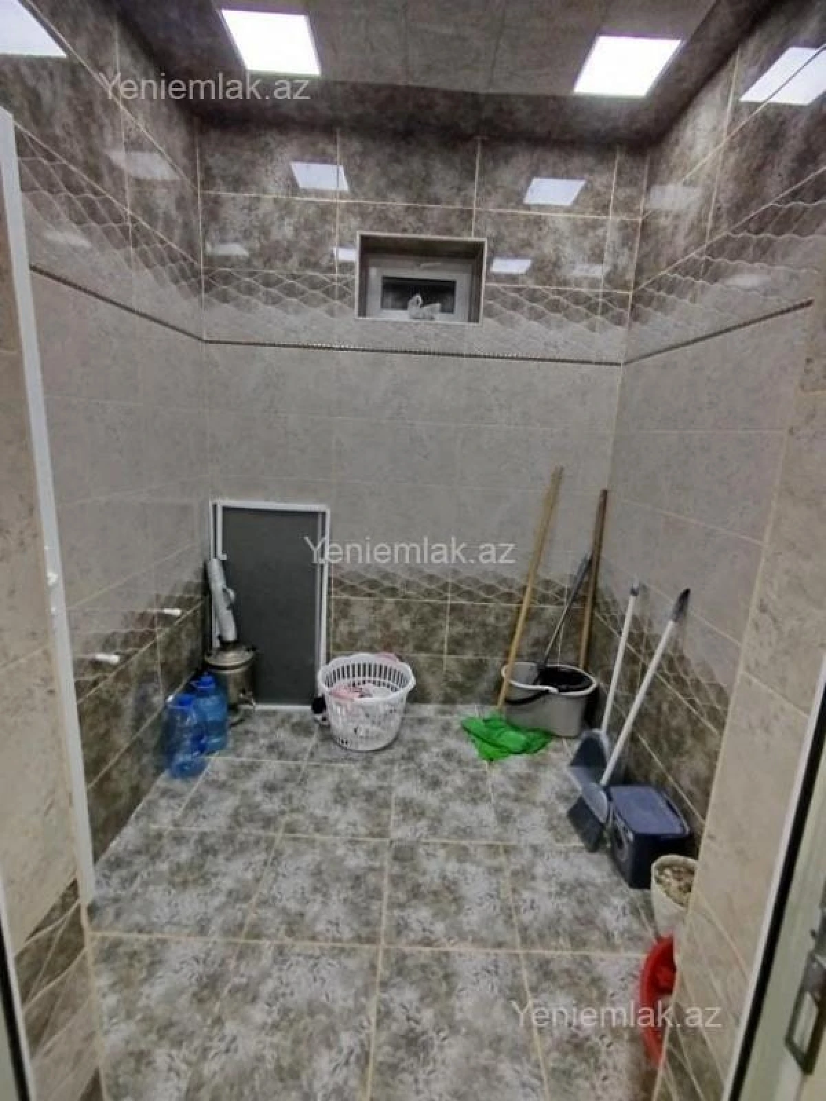 Satılır 5 otaqlı həyət evi 350 m²
