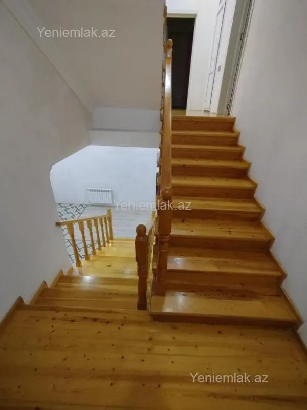 Satılır 5 otaqlı həyət evi 350 m²