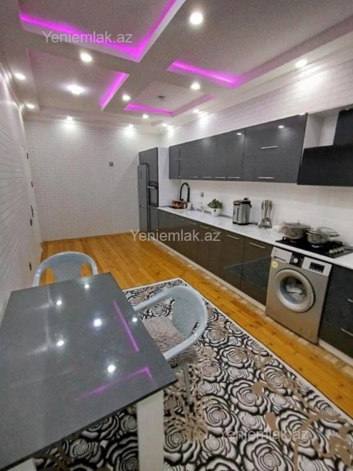 Satılır 5 otaqlı həyət evi 350 m²