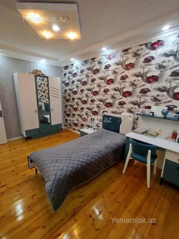 Satılır 5 otaqlı həyət evi 350 m²
