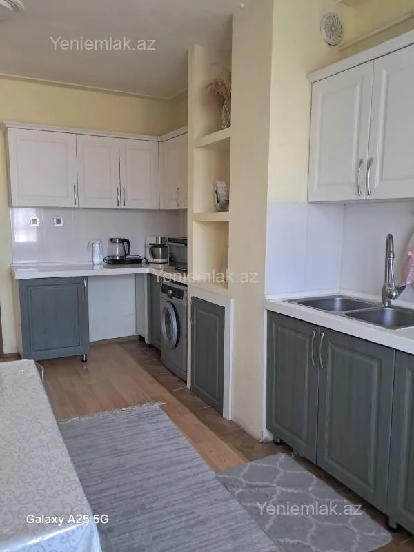 Satılır 4 otaqlı köhnə tikili 90 m²