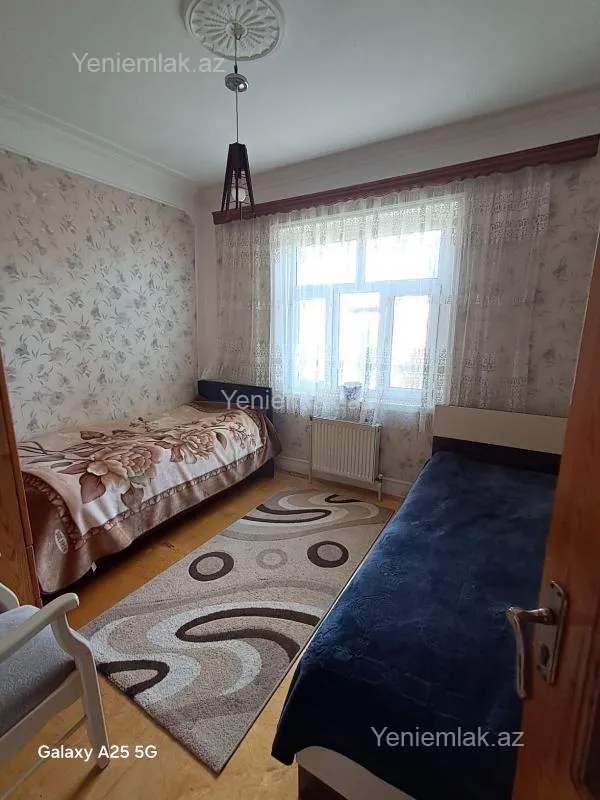 Satılır 4 otaqlı köhnə tikili 90 m²