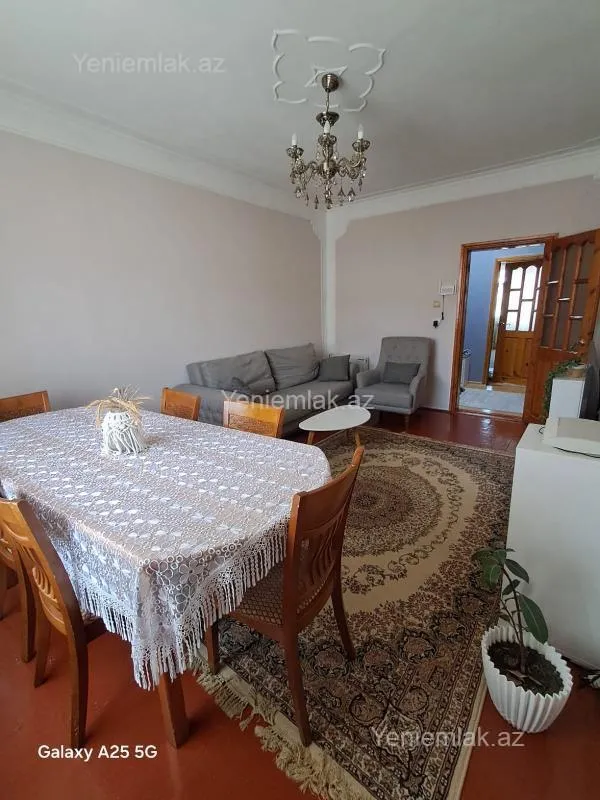 Satılır 4 otaqlı köhnə tikili 90 m²