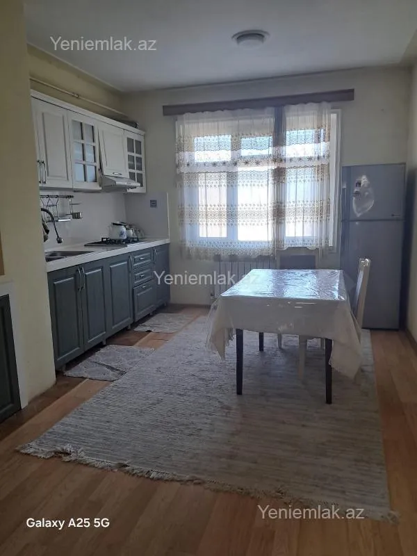 Satılır 4 otaqlı köhnə tikili 90 m²