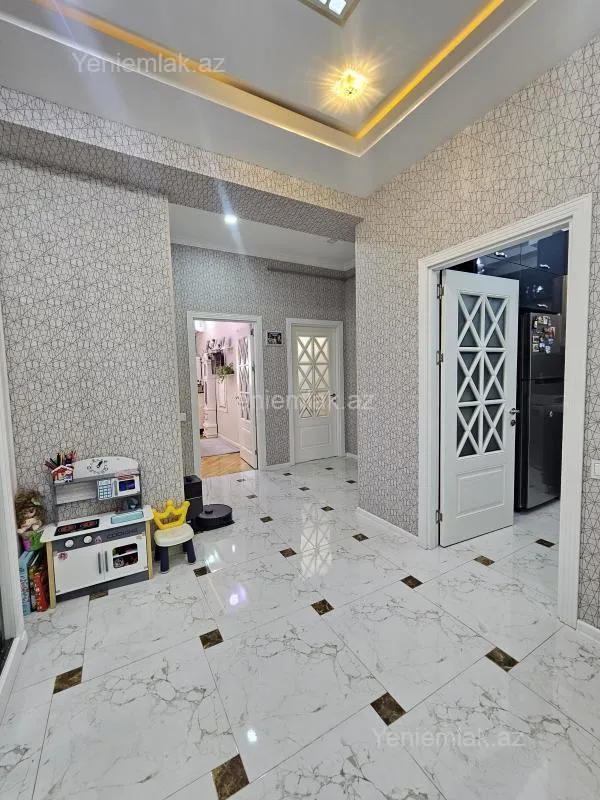 Satılır 2 otaqlı yeni tikili 71 m²