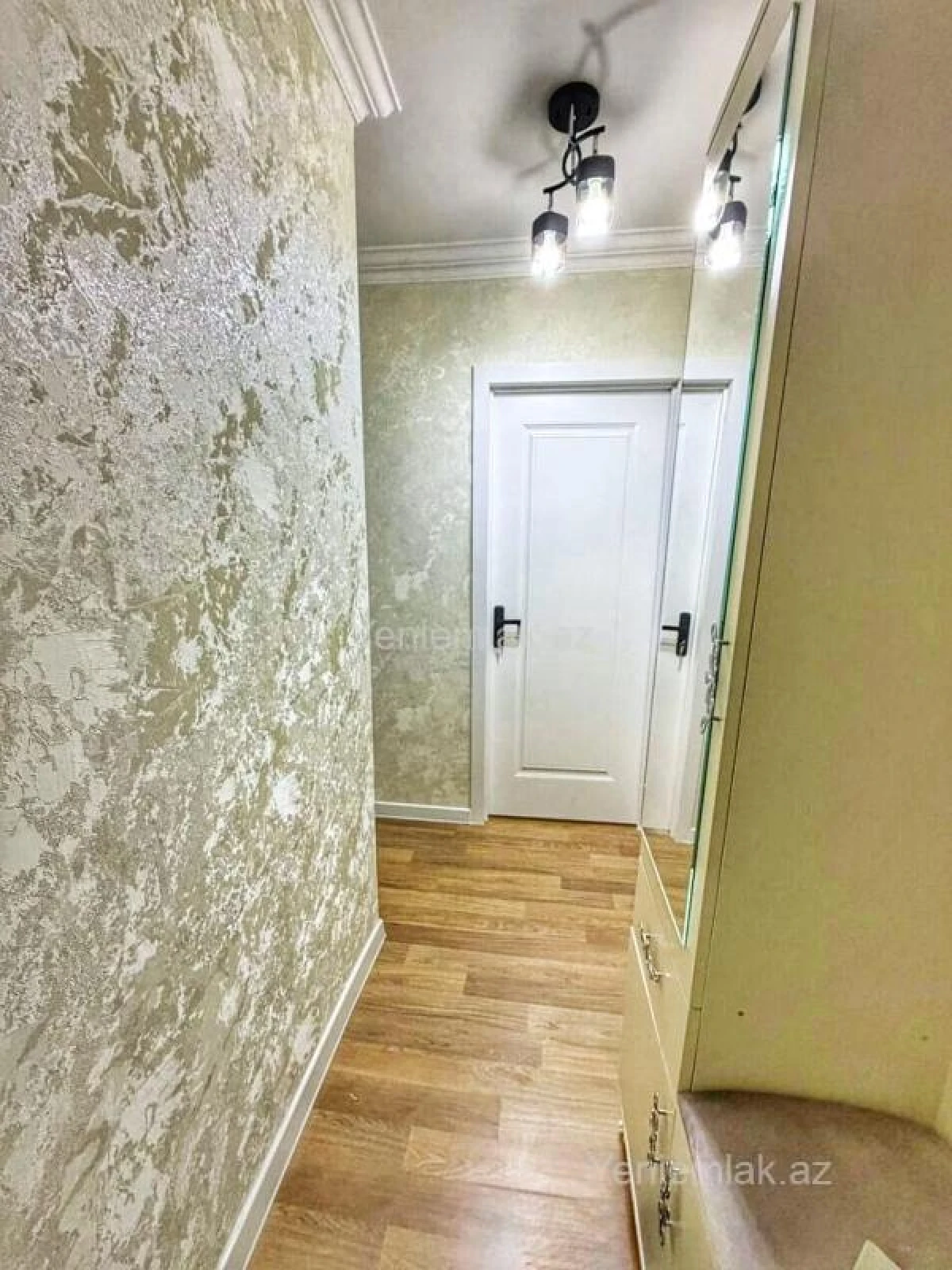 Satılır 2 otaqlı köhnə tikili 40 m²