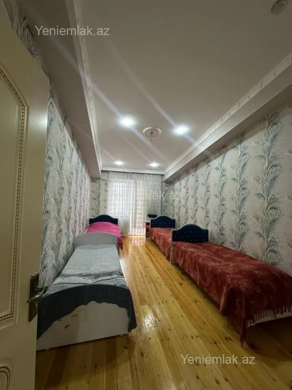 Satılır 4 otaqlı yeni tikili 200 m²