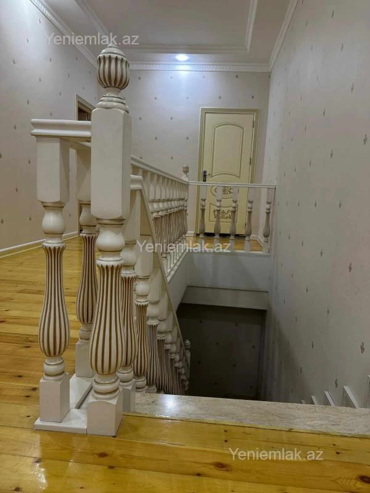 Satılır 4 otaqlı yeni tikili 200 m²