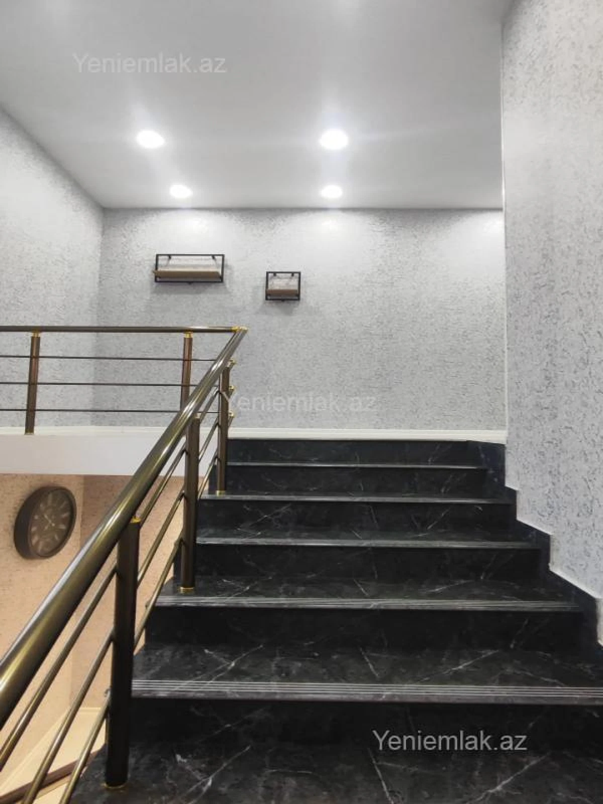 Satılır 5 otaqlı həyət evi 150 m²