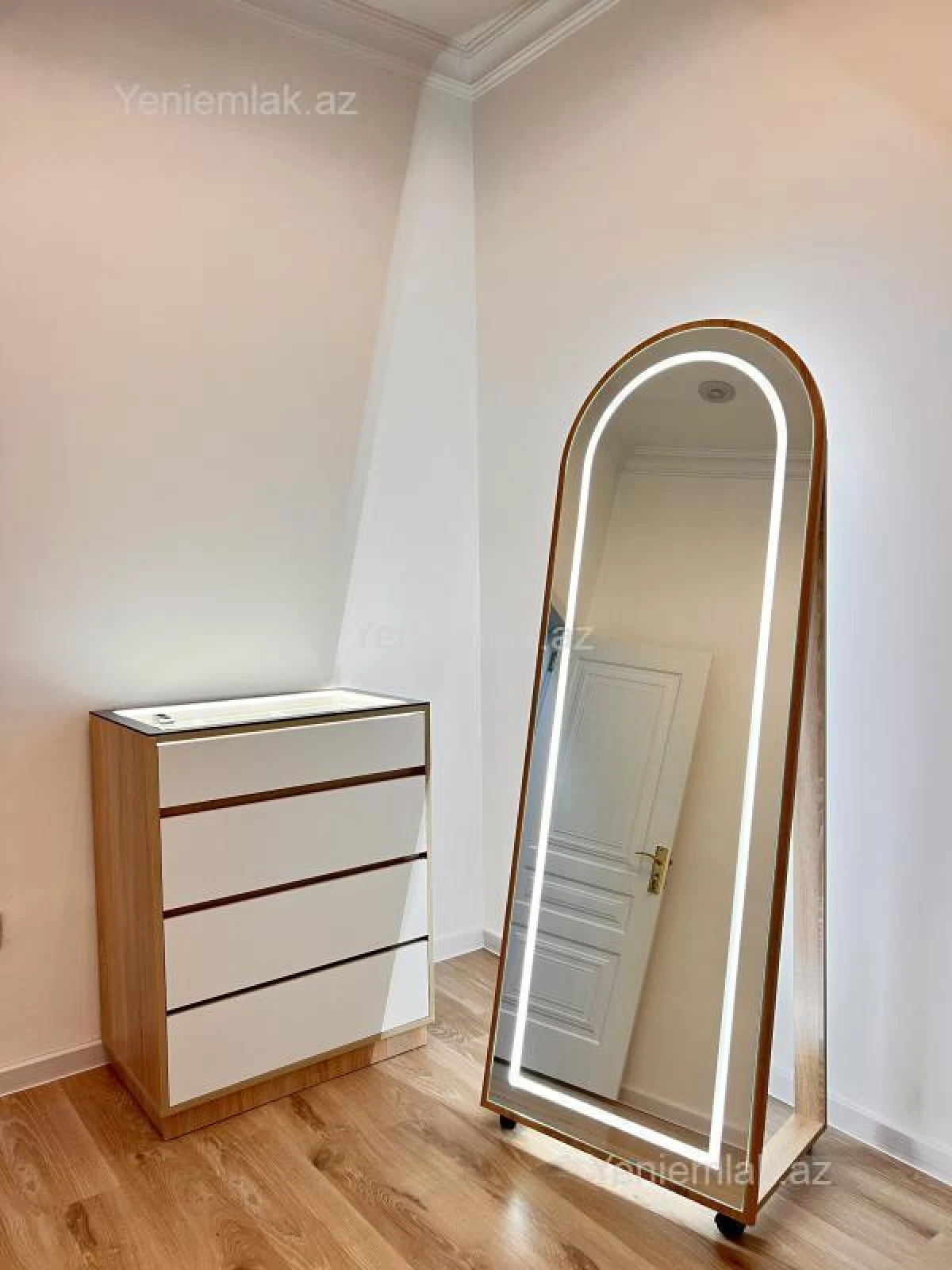 Satılır 2 otaqlı yeni tikili 72.8 m²