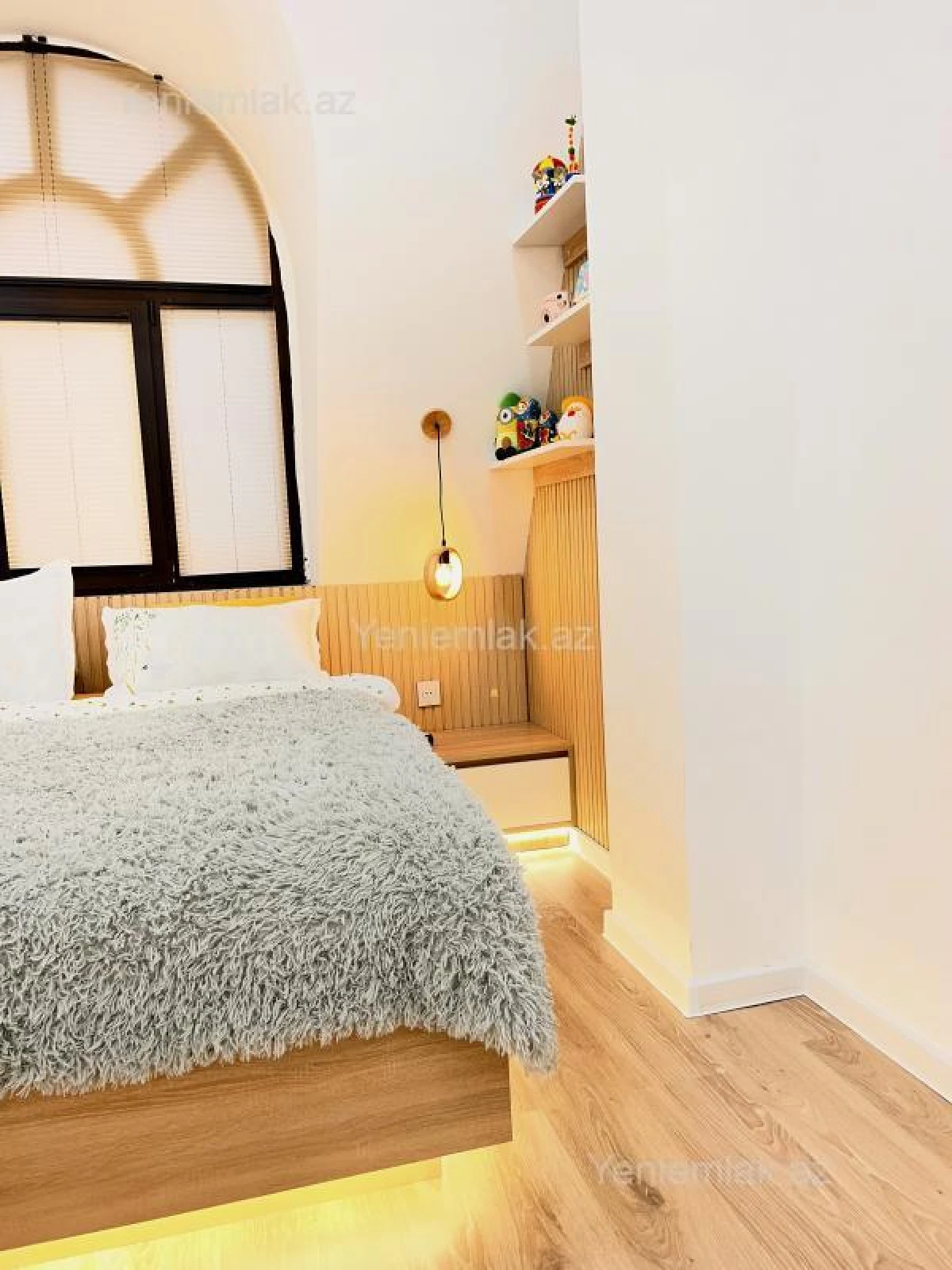 Satılır 2 otaqlı yeni tikili 72.8 m²