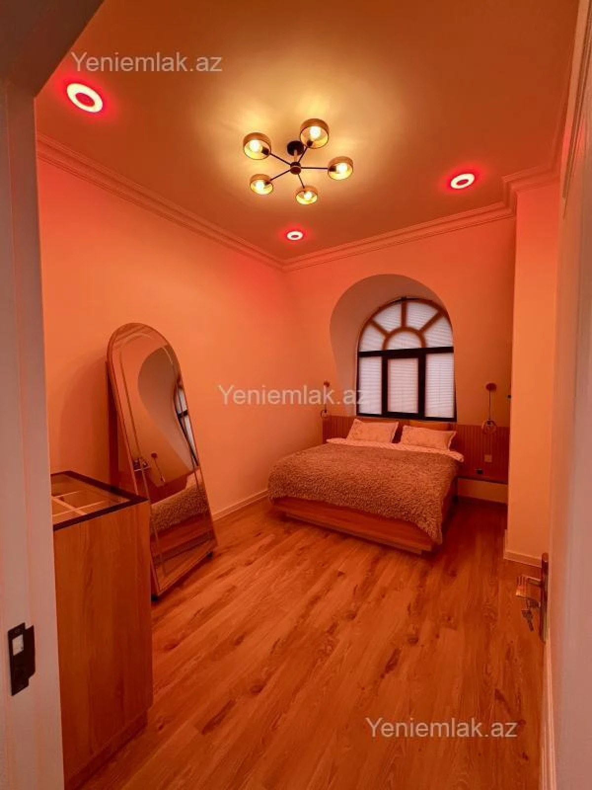 Satılır 2 otaqlı yeni tikili 72.8 m²