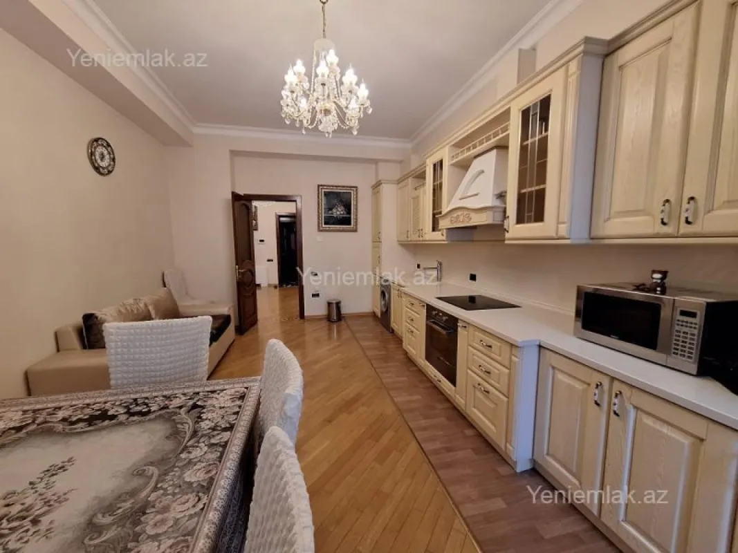 Satılır 3 otaqlı yeni tikili 179 m²