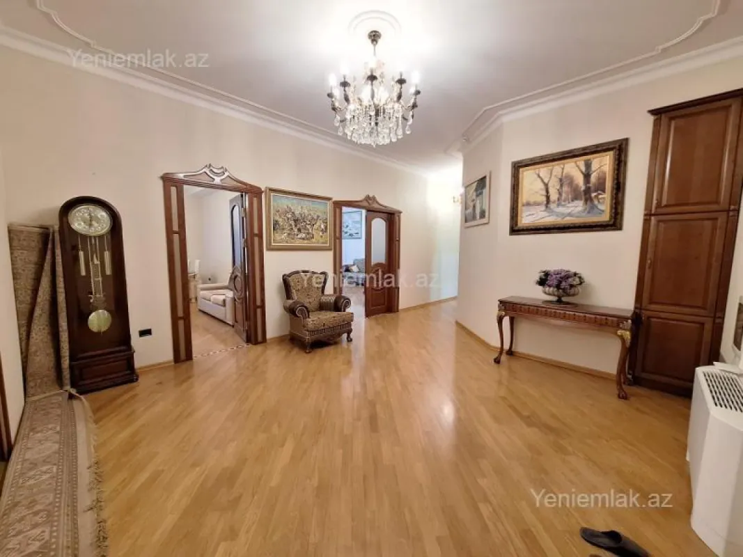 Satılır 3 otaqlı yeni tikili 179 m²