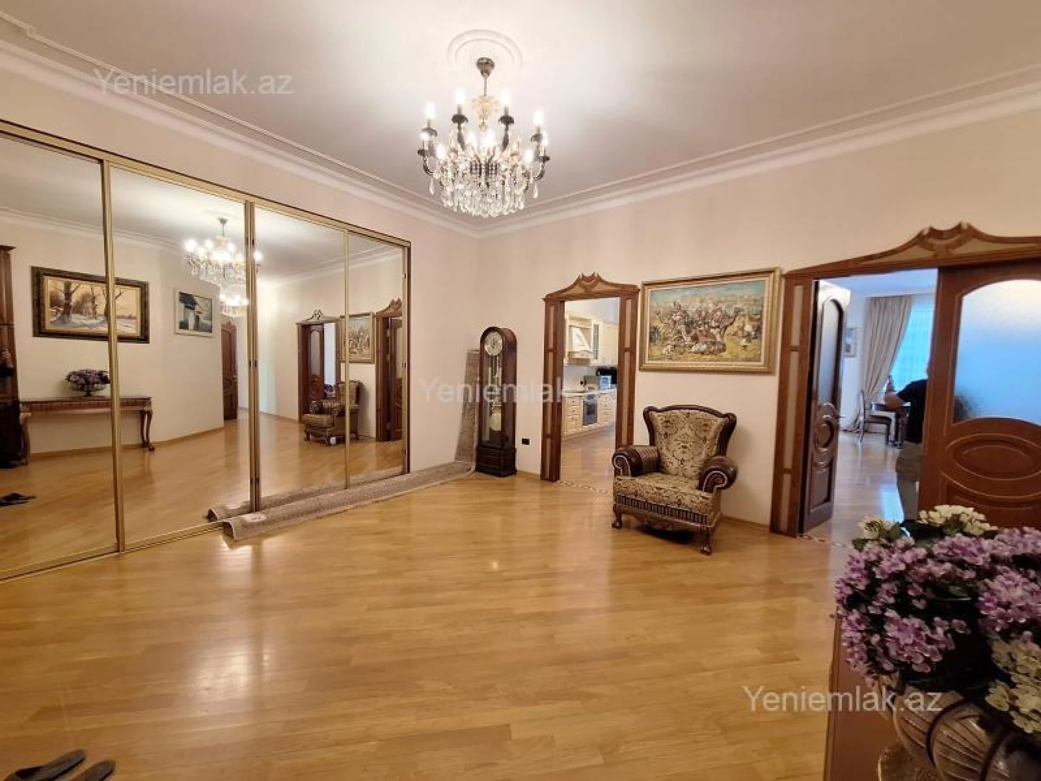 Satılır 3 otaqlı yeni tikili 179 m²