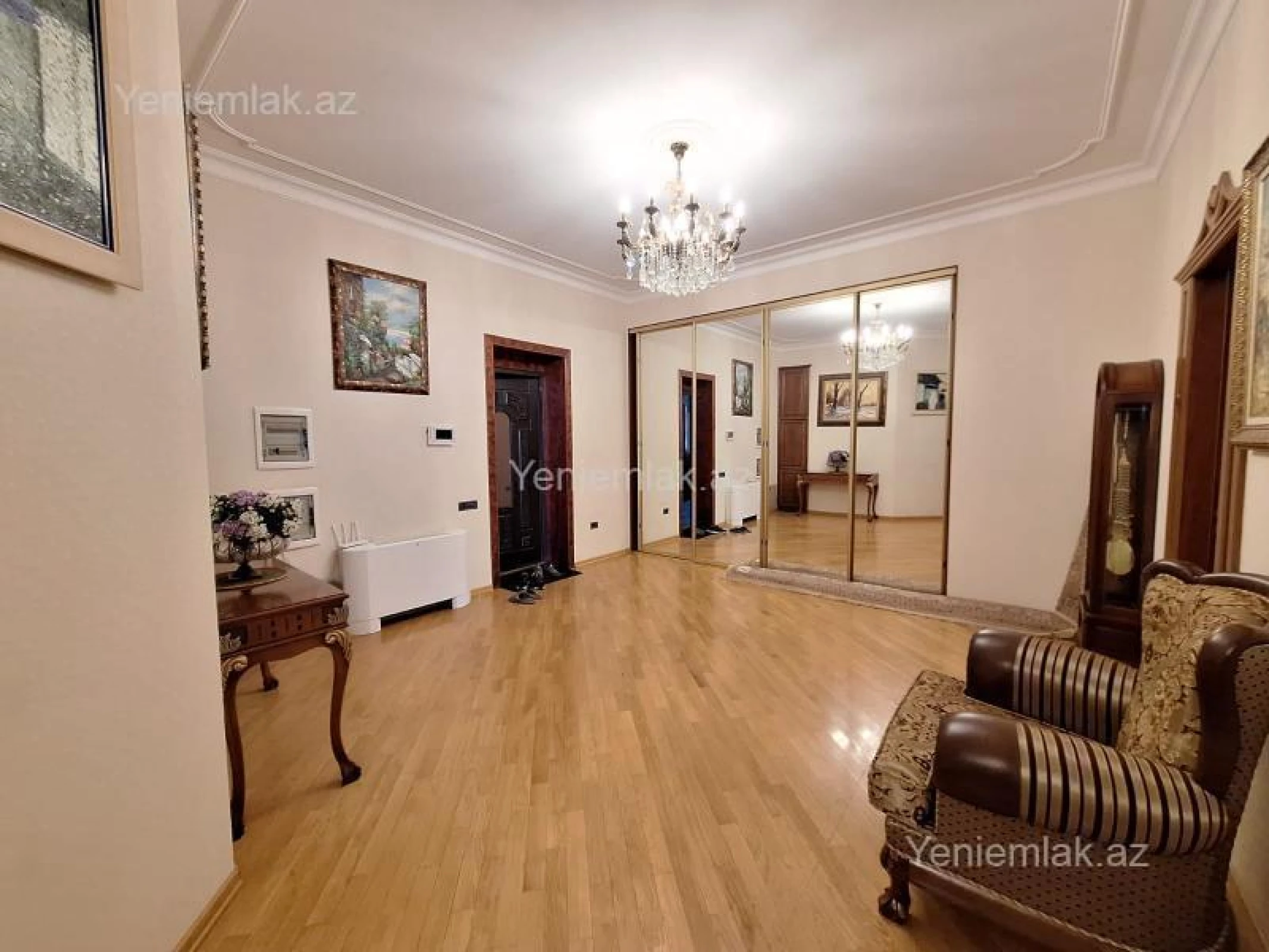 Satılır 3 otaqlı yeni tikili 179 m²