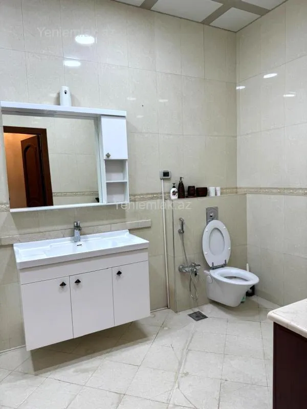 Satılır 3 otaqlı yeni tikili 179 m²