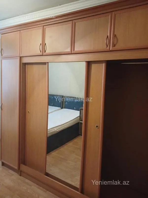 Satılır 3 otaqlı köhnə tikili 8 m²
