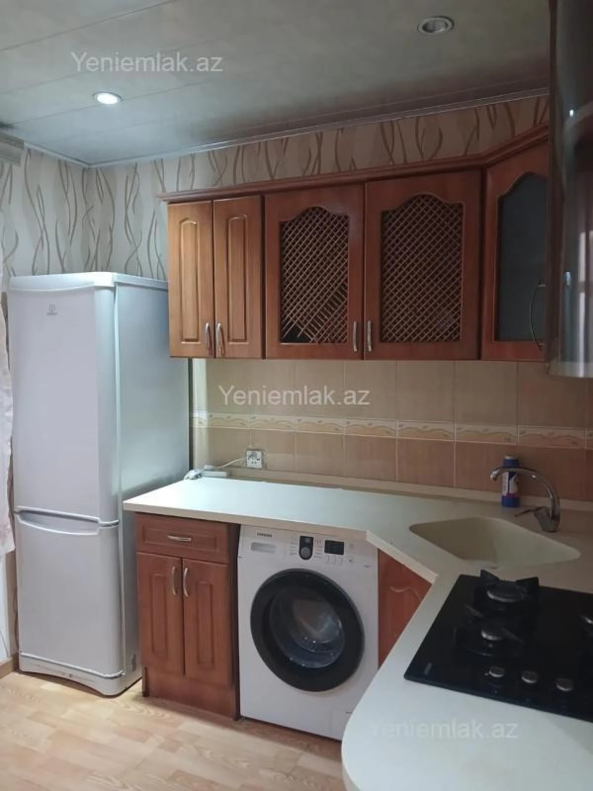 Satılır 3 otaqlı köhnə tikili 8 m²