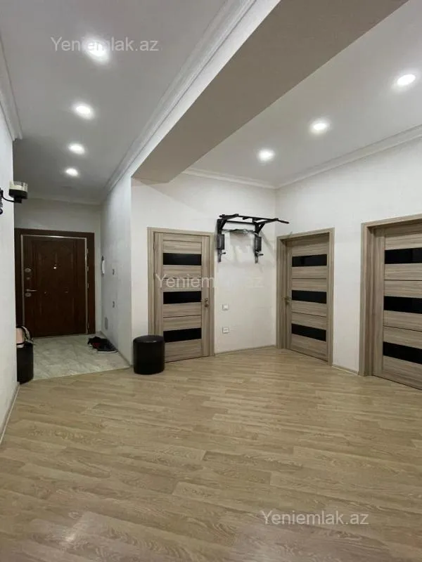 Satılır 3 otaqlı yeni tikili 118 m²