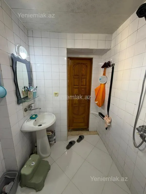 Satılır 2 otaqlı köhnə tikili 40 m²